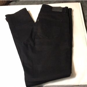 Levi’s shaping Skinny Jean